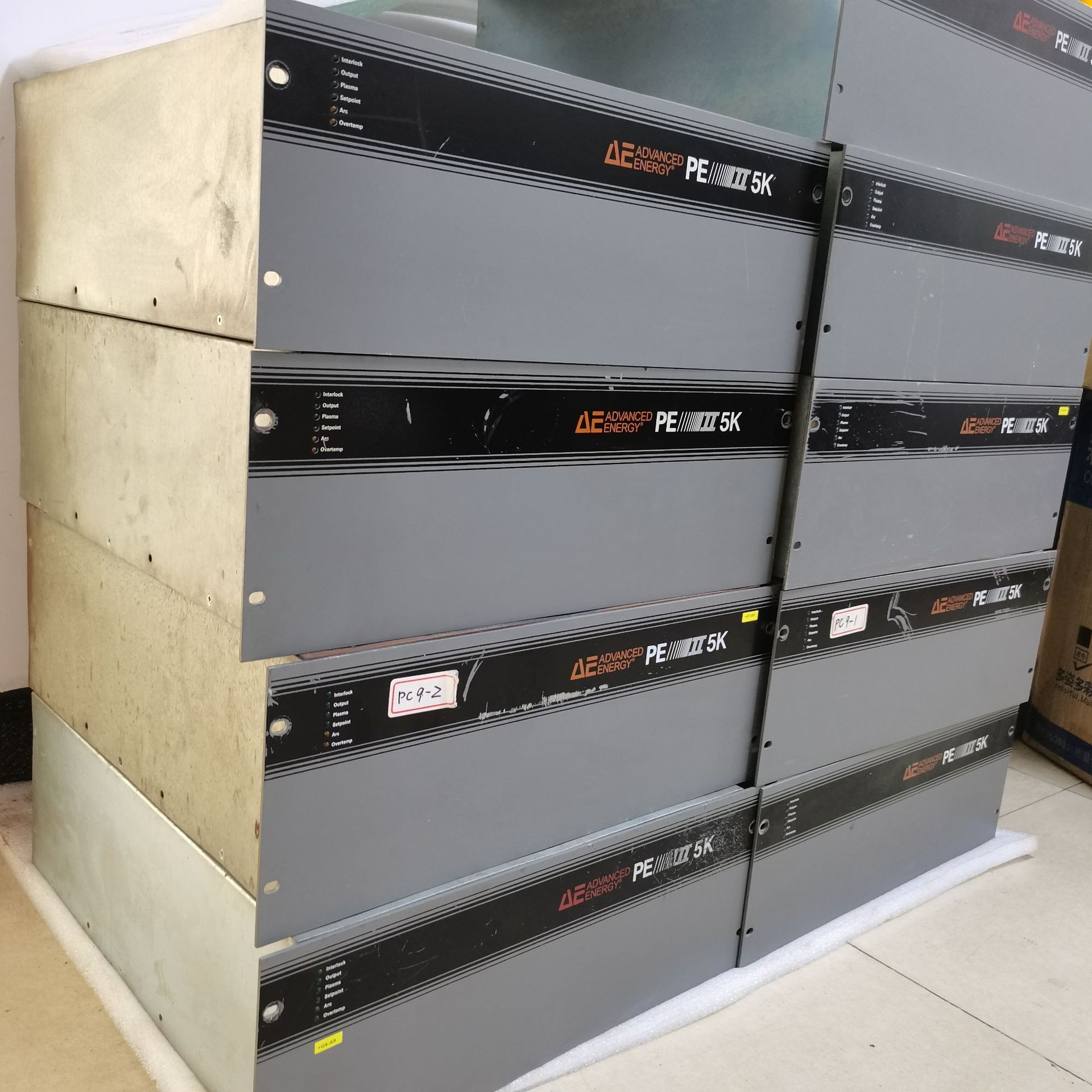 [Оптовая обработка] Б/У американский источник питания средней частоты Ae 40 кГц водяного охлаждения для магнетронного распыления