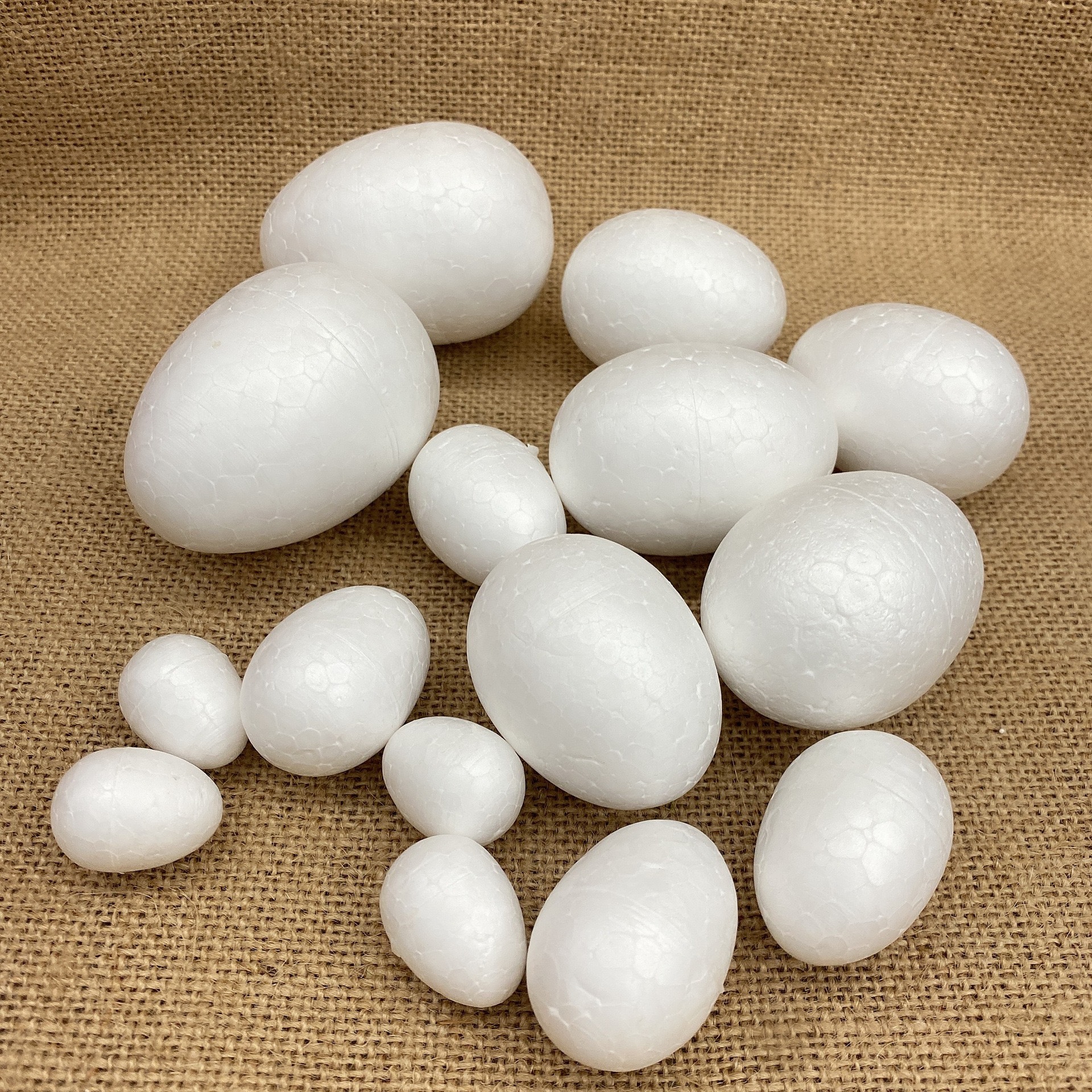 Производитель оптовой продажи твердого пенопласта, пенопластовые яйца, декорации на Пасху, много моделей, модель эмбриона гусиного яйца