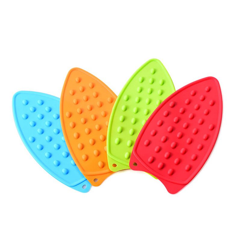 Factory in stock 73G Silicone Clothes Electric Iron Iron Heat Insulation Pad with Hanging Hole Solid Color Thickened Silicone Ironing Pad