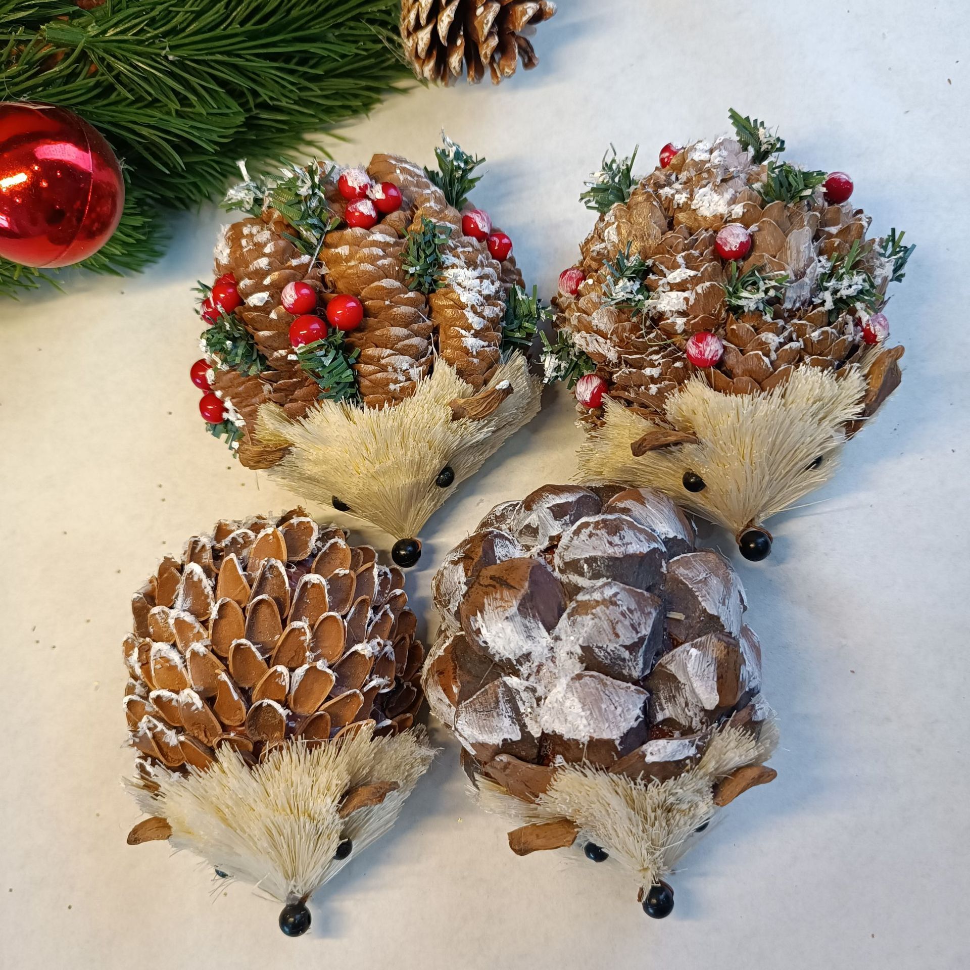 Handmade Straw Hedgehog Ornament for Garden Decoration, Cute and Adorable Animal Gift, Landscape Small Ornament