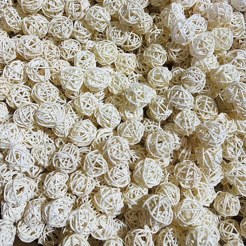 Spot Wholesale 3cm White Takraw Ball Fireless Aromatherapy Takraw Ball Handmade DIY Accessories Photo Ornaments Decoration Fragrance