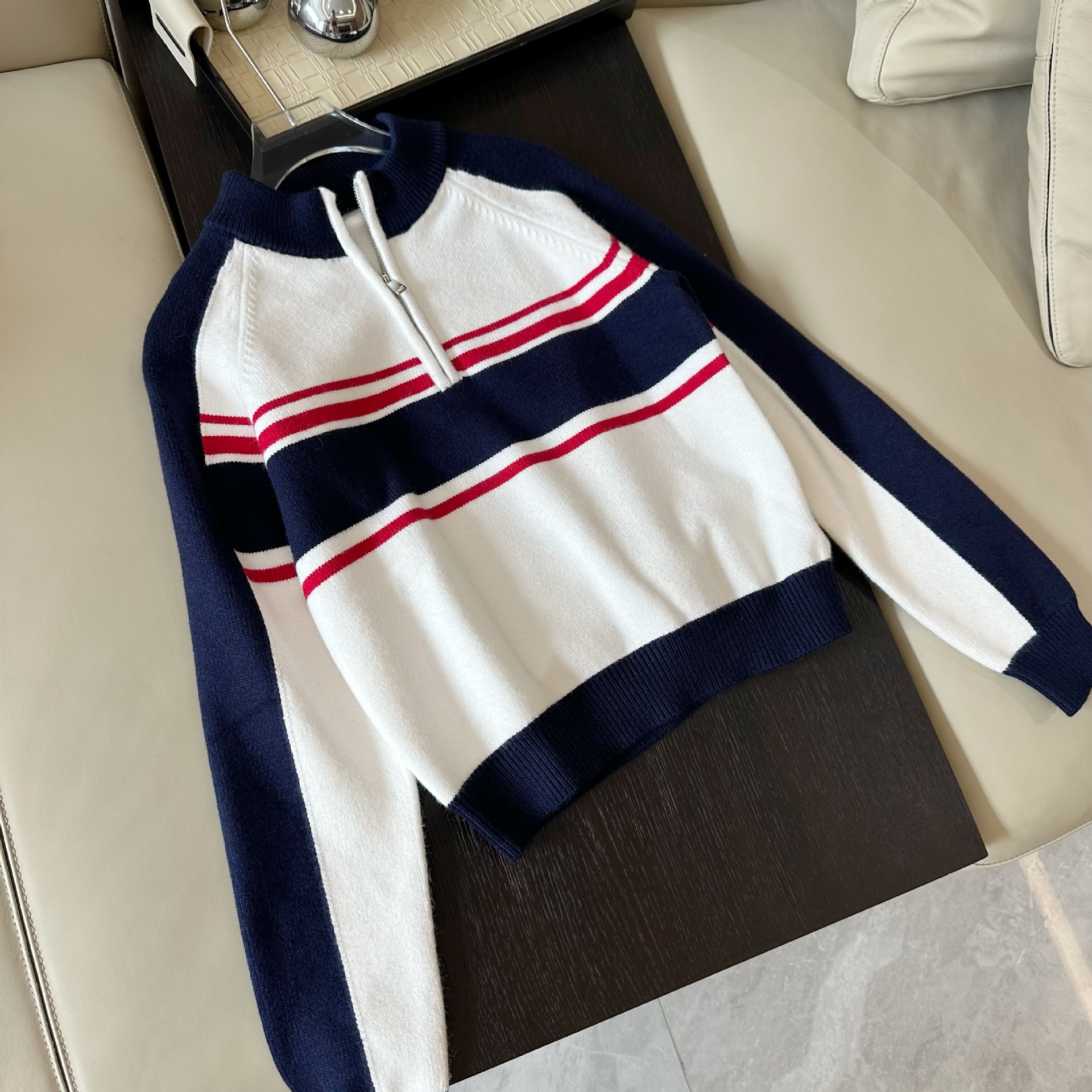 Ready Stock Lazy Style Knitwear for Women Autumn and Winter 2024 Retro Stripesd Knitwear High-End Long-Sleeved Top