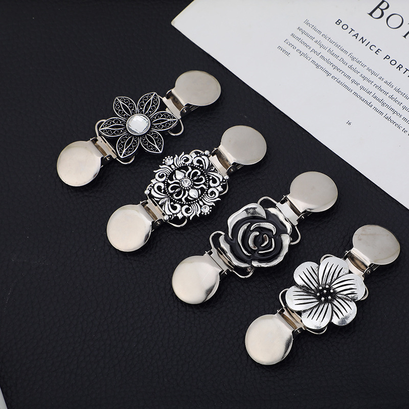 Cross-border for Europe and the United States vintage brooch windbreaker silk towel buckle women's anti-light collar connection buckle sweater clip