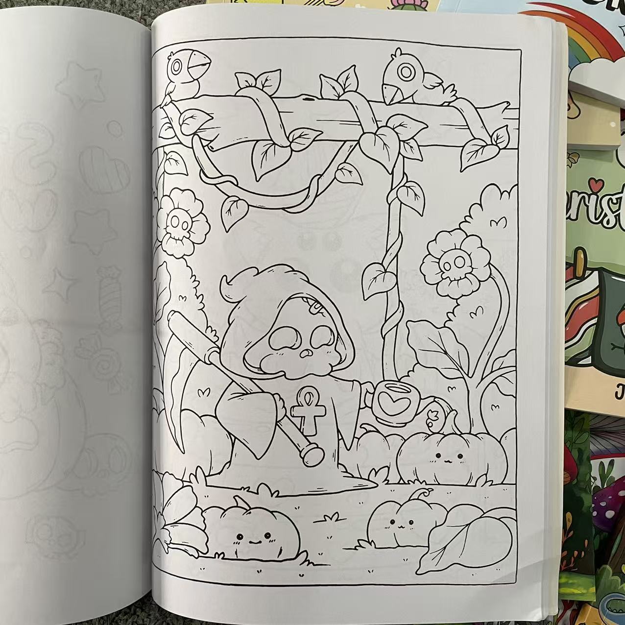 Creative Doodle Drawing Book, Cartoon Stress-Relief Coloring Book, Fun, Cute and Comfortable Coloring Book for Enthusiasts