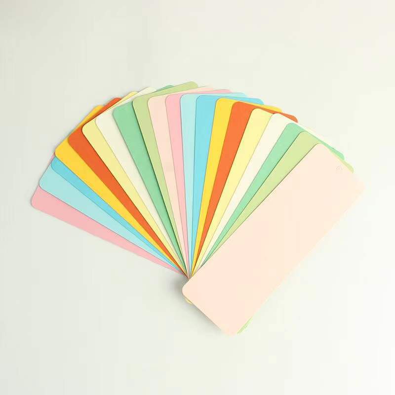 Creative bookmark hand-painted card blank rounded corner bookmark DIY Kraft paper white card punch spot