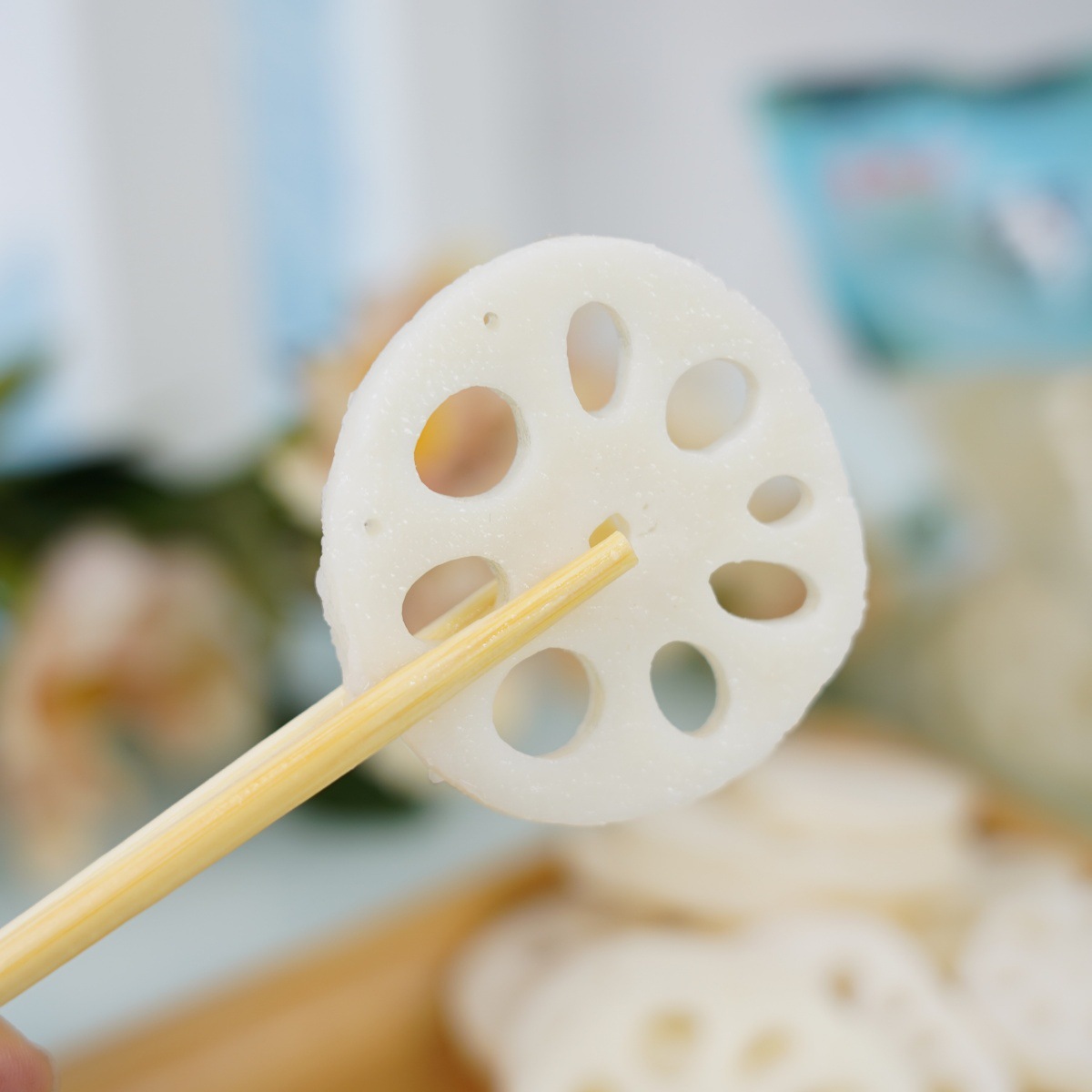 Directly from the Manufacturer: 500g Bag of Clear Water Lotus Root Slices for Cold Hot Pot, Spicy Hot Pot, Skewers, Stir-Fried Lotus Root, and Catering Ingredients