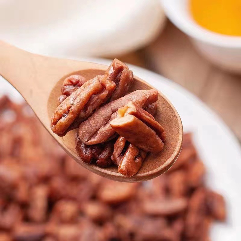 Original Authentic Three Squirrels Pecan Nuts 165g Office Snack Nuts (New and Old Packaging Randomly Distributed)