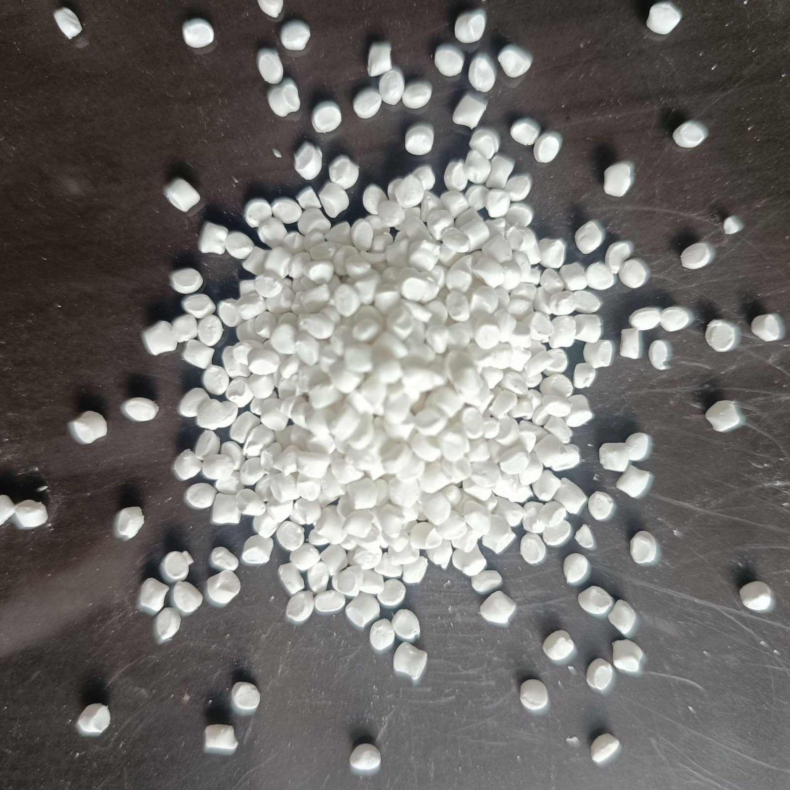 Pp/Pe Calcium Carbonate Filled Mother Capsuless, Plastic Blow Molding Capsuless, No Black Spots, Good Scattering, Hot and Cold Cut in Air