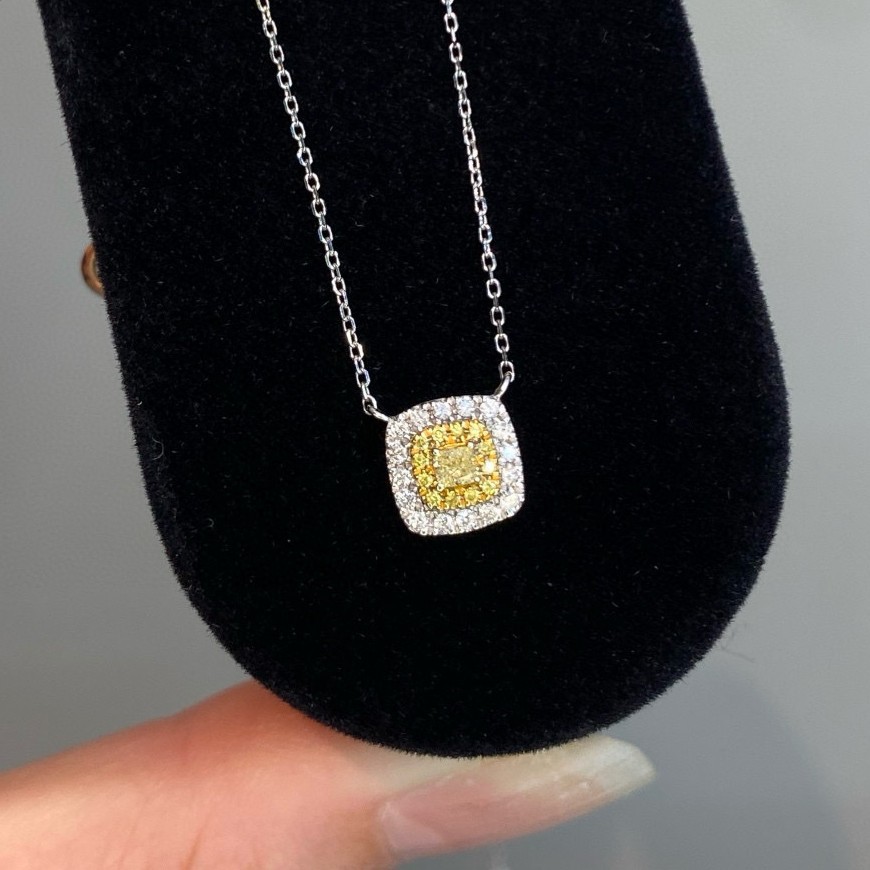 Classic Simple and Fashionable Platinum Pt950 Natural Square Yellow Diamond Clavicle Chain Bright and Lucky Commuting Date Versatile