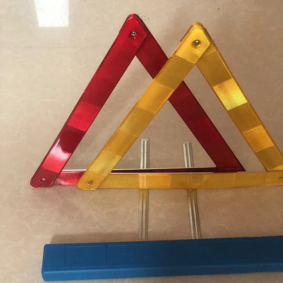 Складной треугольный знак предупреждения для парковки
