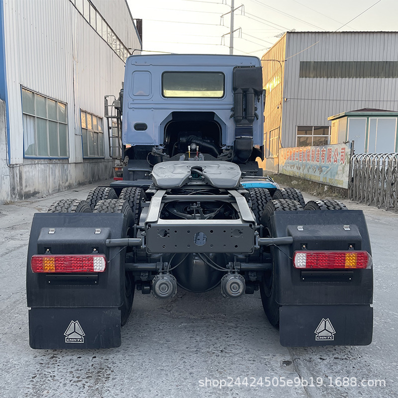 Year-Round Sale of Howo Tractor Heads, Rear Eight-Wheel Tractor Trucks, 375 Horsepower Cargo Transport Trucks
