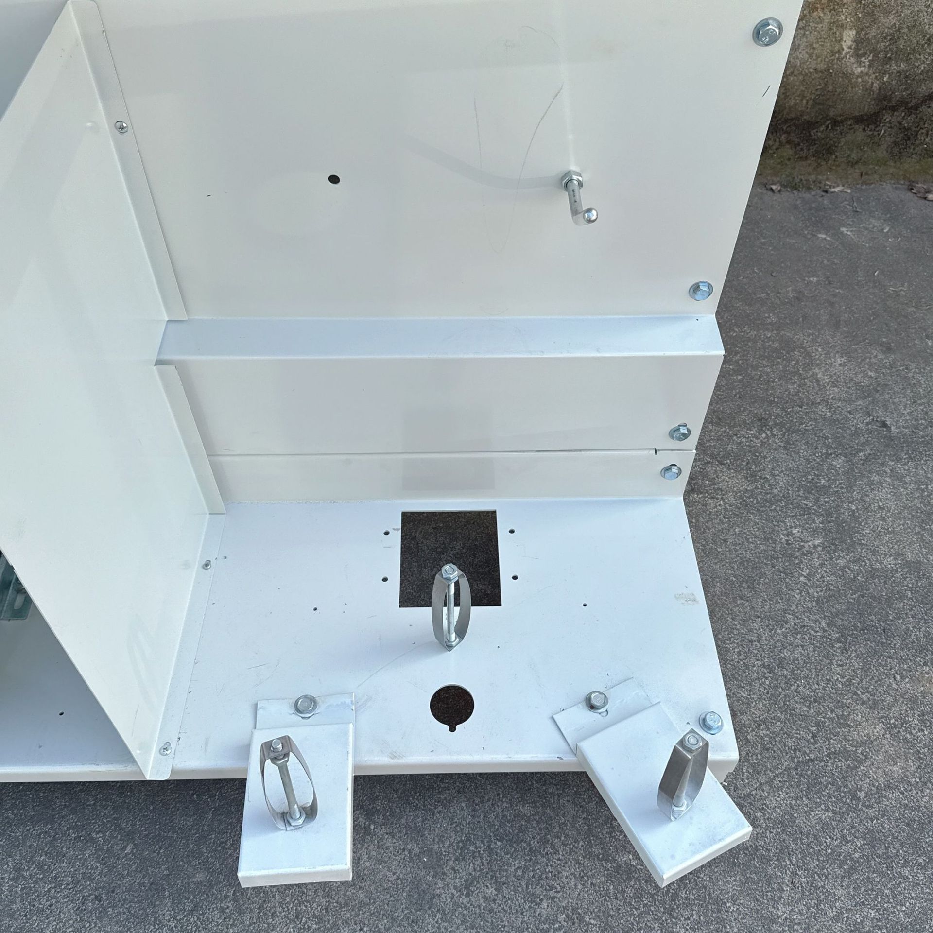 Special Four-In-One Twister for Filament Industrial Yarn. Independent Control of Speed and Meterage. Twist Adjustable and Automatic Stop When Thread Breaks