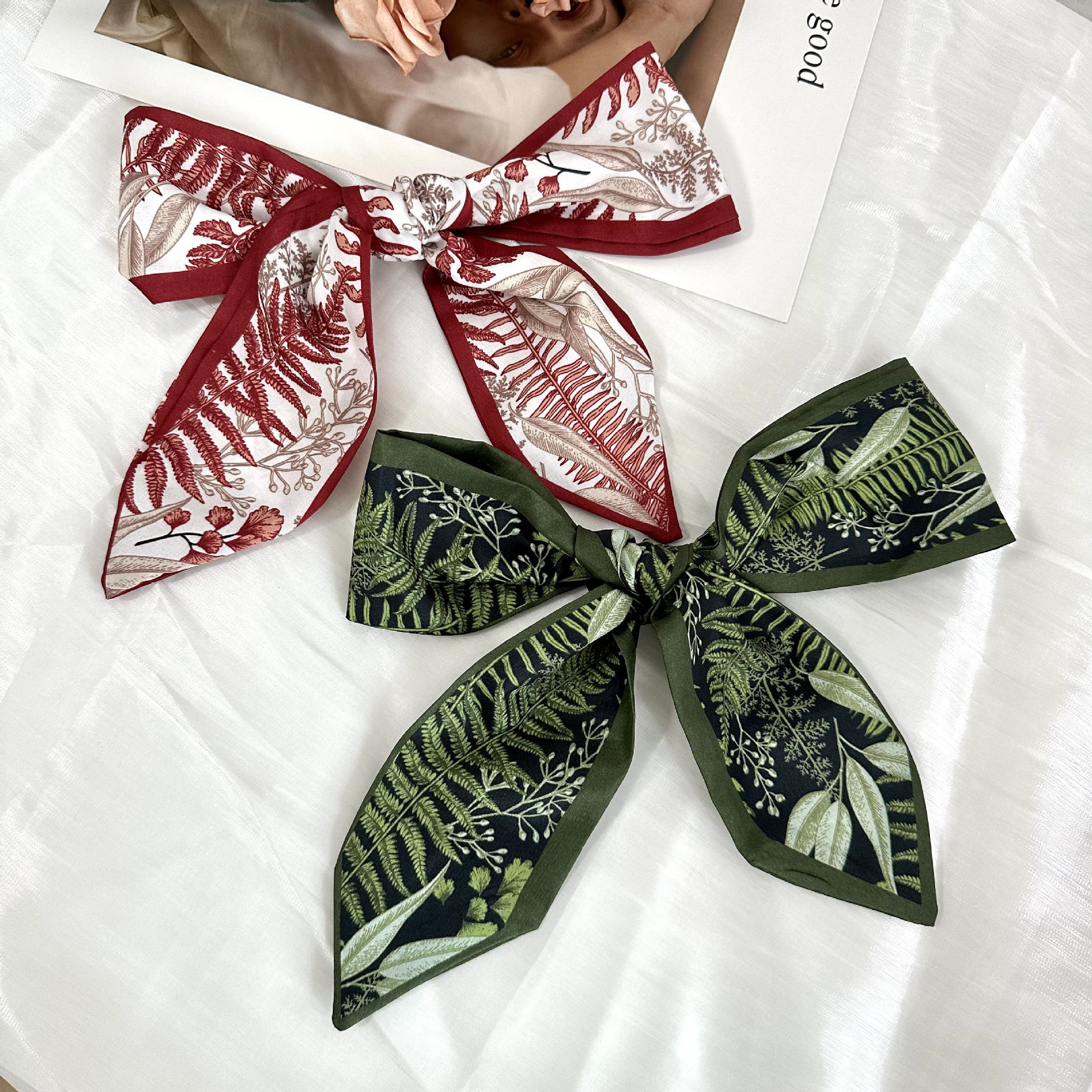 Source Factory Retro Silk Scarf, High-End Women's Hair Tie, Bow Ribbon, Bag Gift Box, Souvenir Silk Scarf
