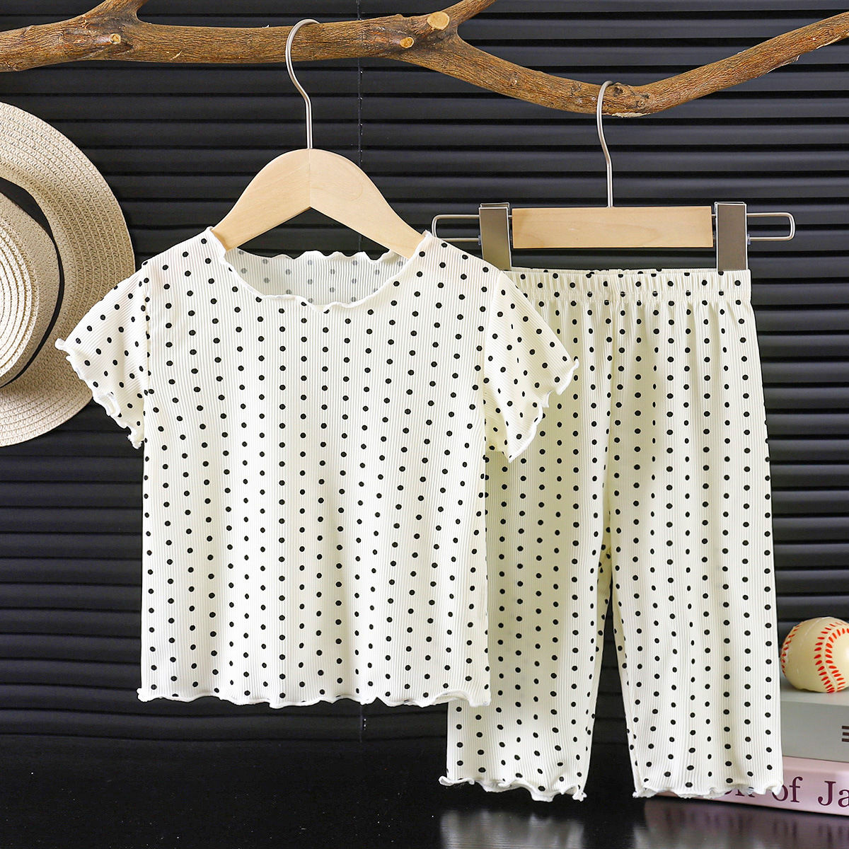 Summer Girls Outer Wear Short-sleeved Dot suit Baby Summer Two-piece Western Style Korean Style Air-conditioning Suit New Home