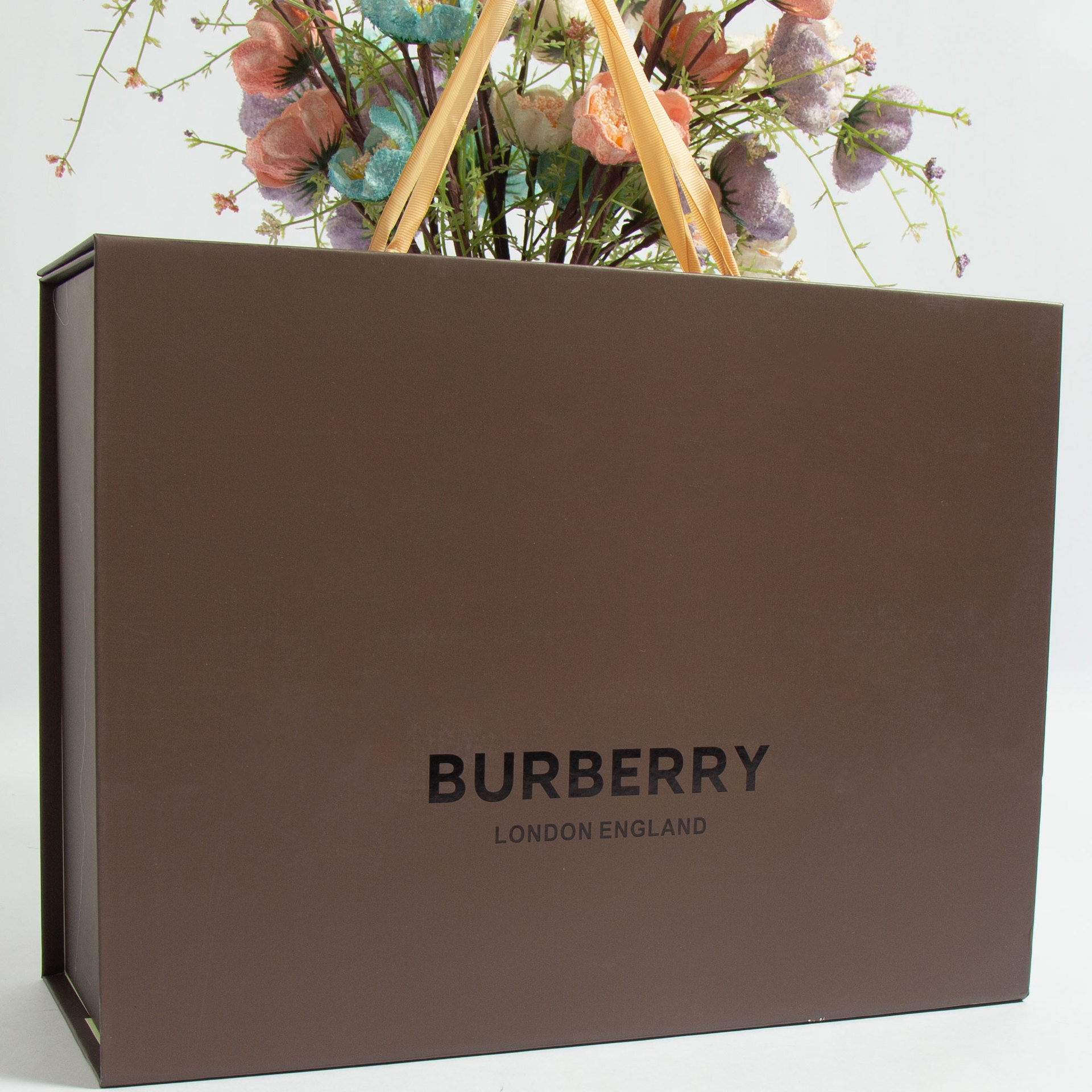 Фокус на качестве, одно на одно, реплика европейского и американского бренда класса люкс Bur*, магнитная складная коробка цвета кофе с печатным логотипом