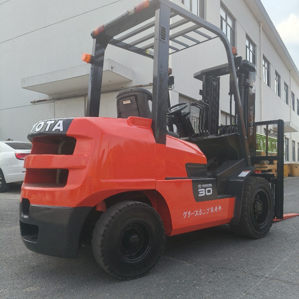 Ready Supply of Toyota Gasoline Forklifts, Liquefied Gas Internal Combustion Forklifts, Oil and Gas Dual-Purpose Forklifts