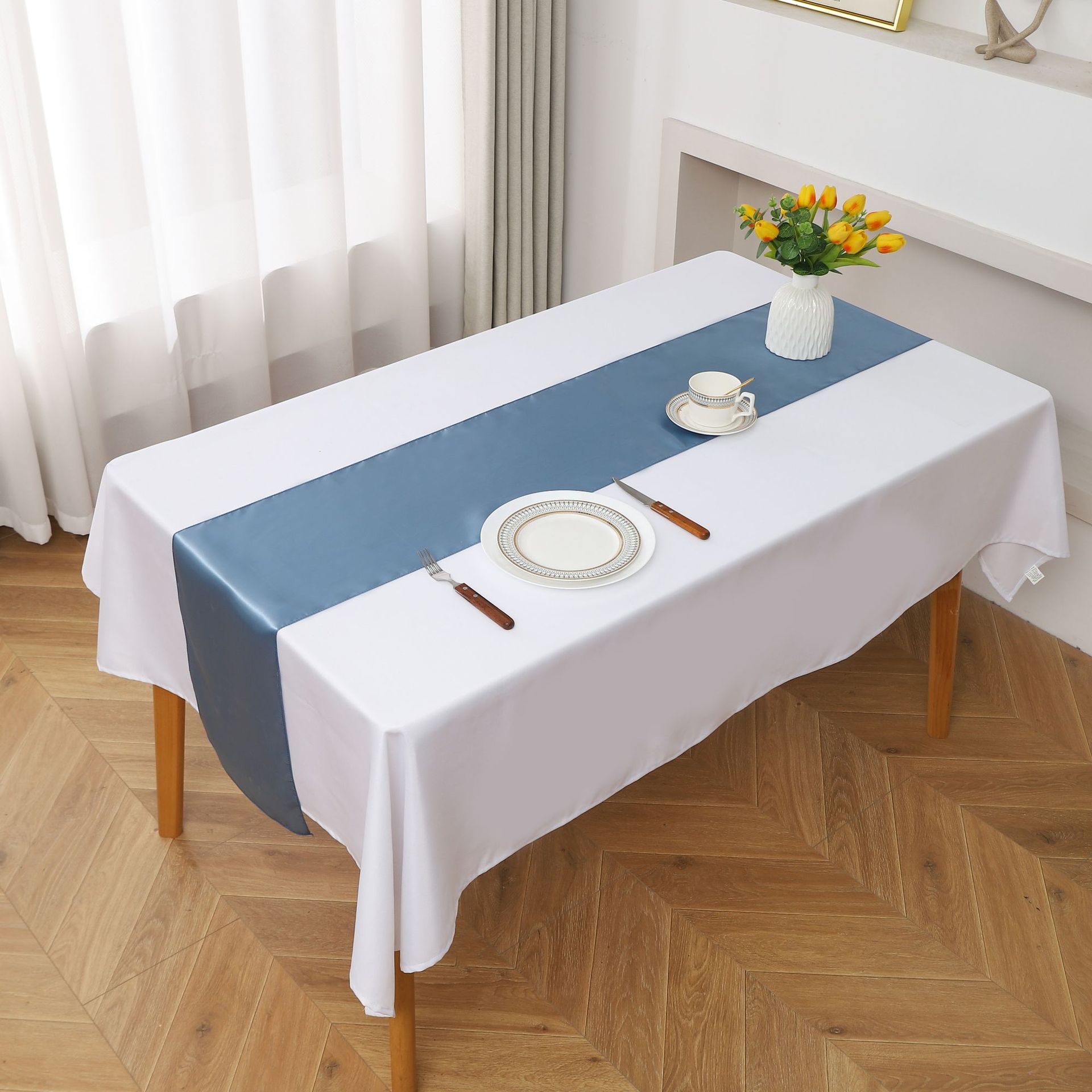 Wholesale satin satin table runner high density lock edge hotel wedding table decoration satin table cloth polyester solid color table runner