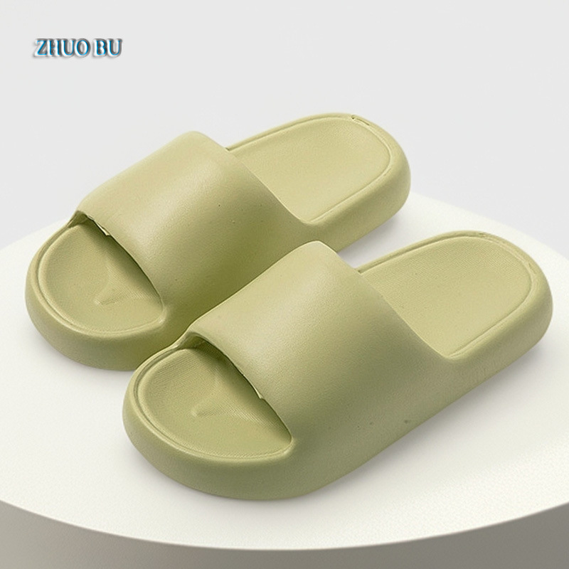 Легкие тапочки для пар в летнем ванной домашнем использовании нескользящие дышащие комфортные сандалии с толстой подошвой для мужчин
