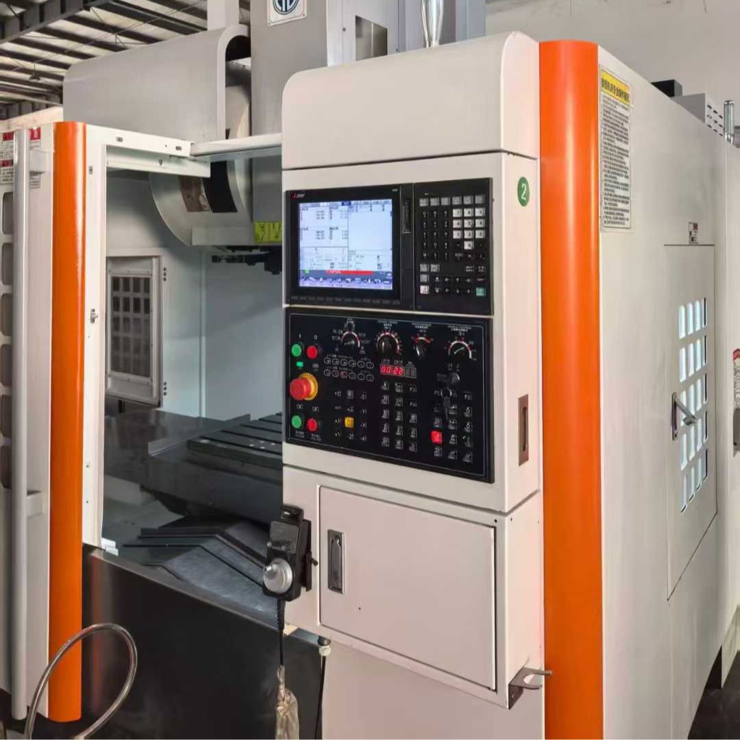 Handle Second-Hand Hd-V8 Vertical Machining Center Main Motor Power 15 in Stock