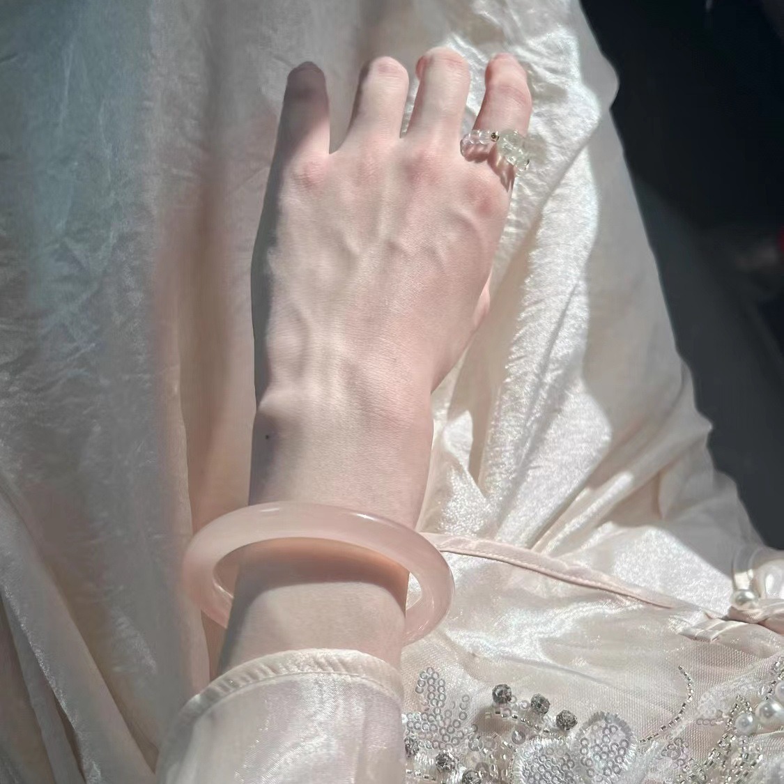 Factory wholesale natural Afghan jade grapefruit powder bracelet women ice through lotus root starch champagne powder round jade bracelet