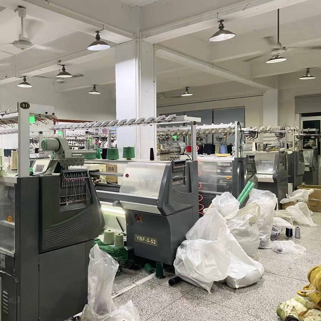 Small batch of custom knitted sweaters to map and sample printing processing computer flat knitting machine source clothing factory contractor