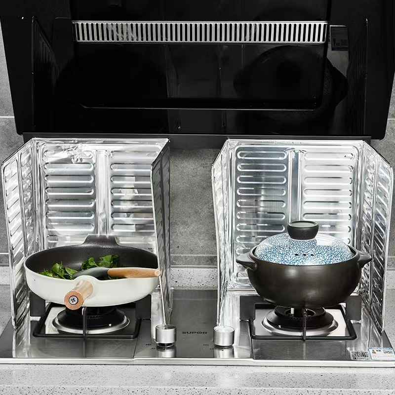 Gas stove aluminum foil oil baffle heat insulation board kitchen cooking oil baffle household stove splash oil baffle high temperature resistant