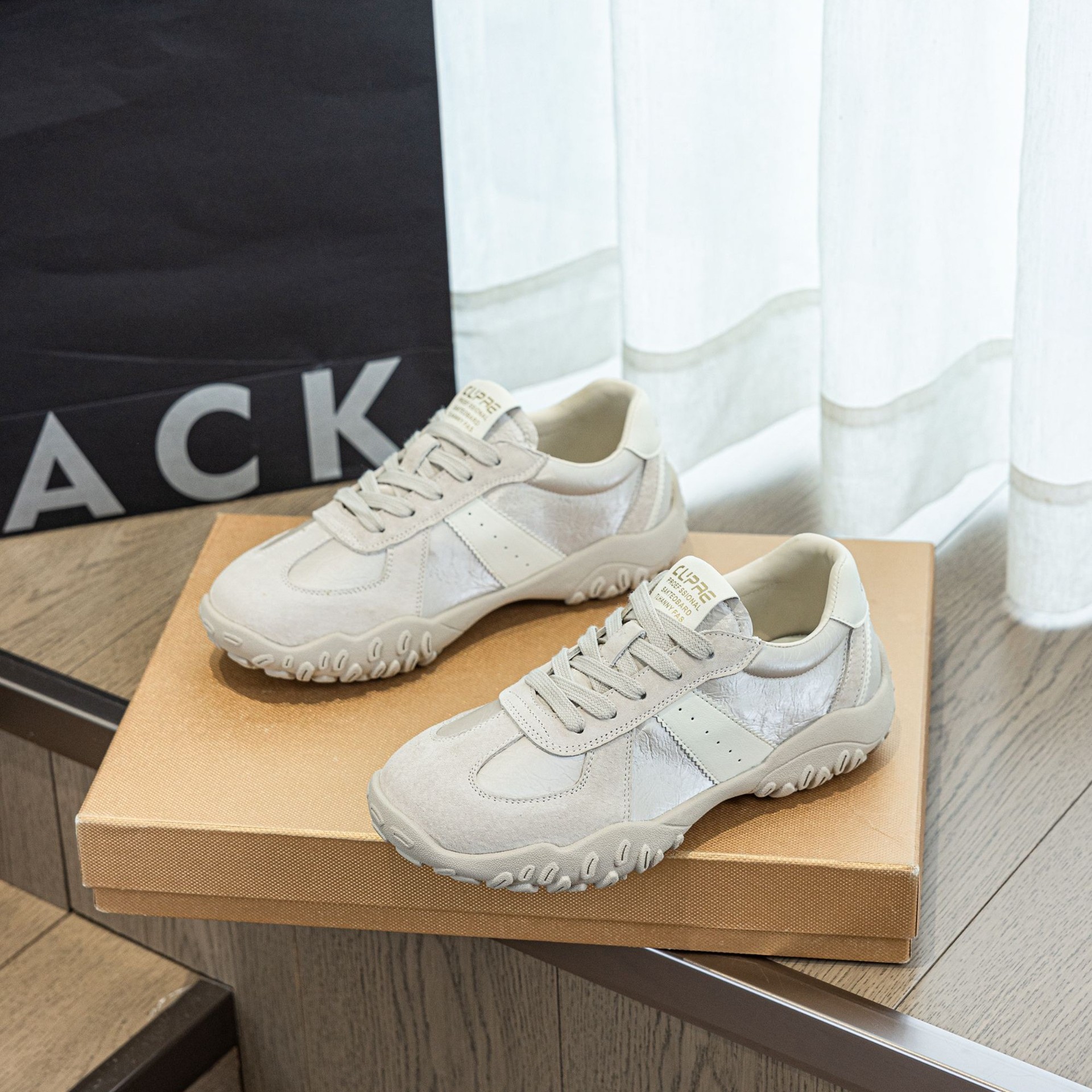 Small Height 7cm Leather Non-slip All-match German Training Shoes New Shoes Women's Soft Sole Women's Shoes 56002