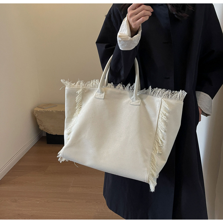 Cross-Border Export Tassel Large-Capacity Beach Handbag 2025 New Leopard Print Letter Commuter Shoulder Bag for Women