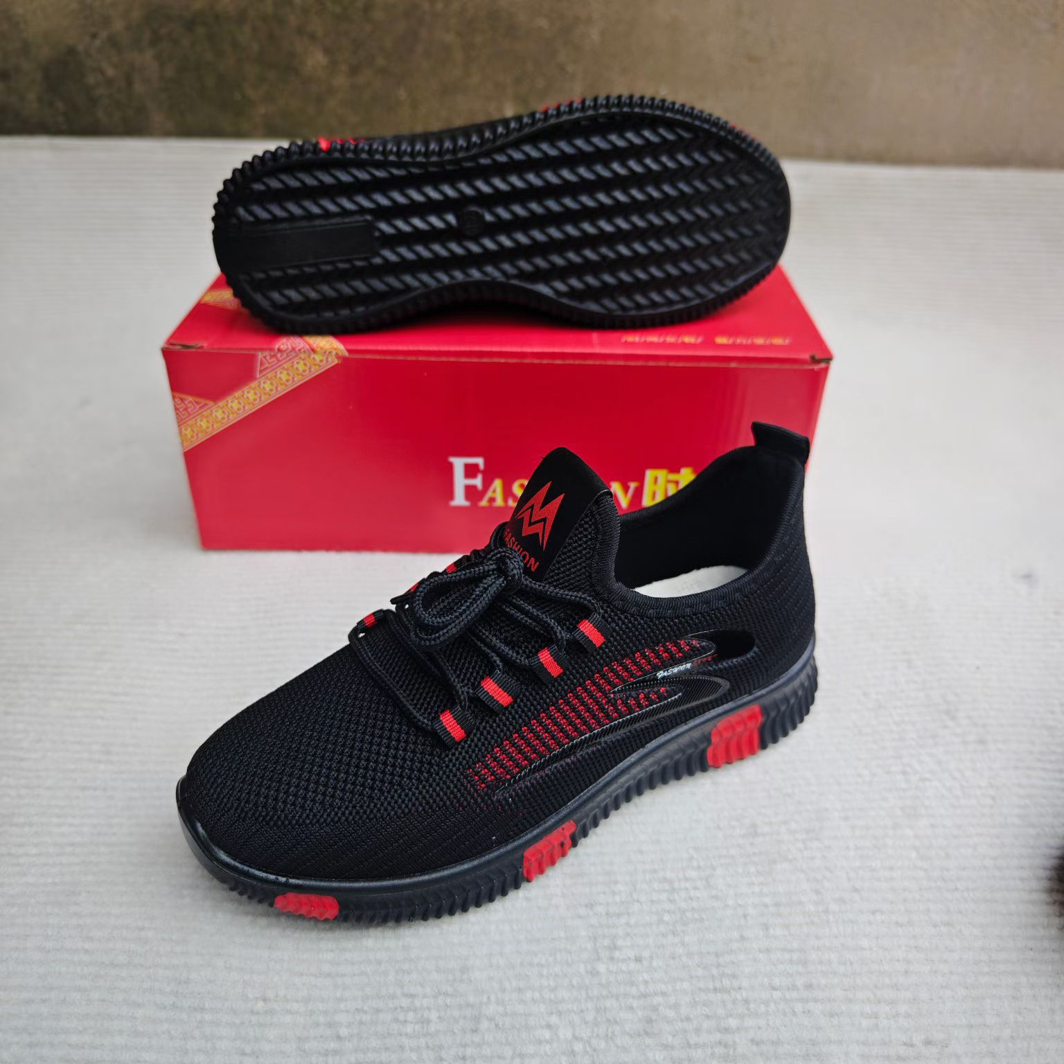 New Polyurethane Women's Fly-Knit Soft-Soled Breathable Old Beijing Cloth Shoes Women's Casual Sports Lace-Up Single Shoes Wholesale