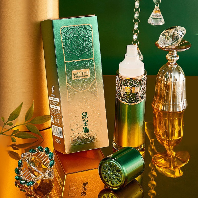 Story and Her Academy Line Specializes in Hydrating and Moisturizing Green Bottle Firming and Rejuvenating Plant Extract Water Spray Toner and Moisturizer