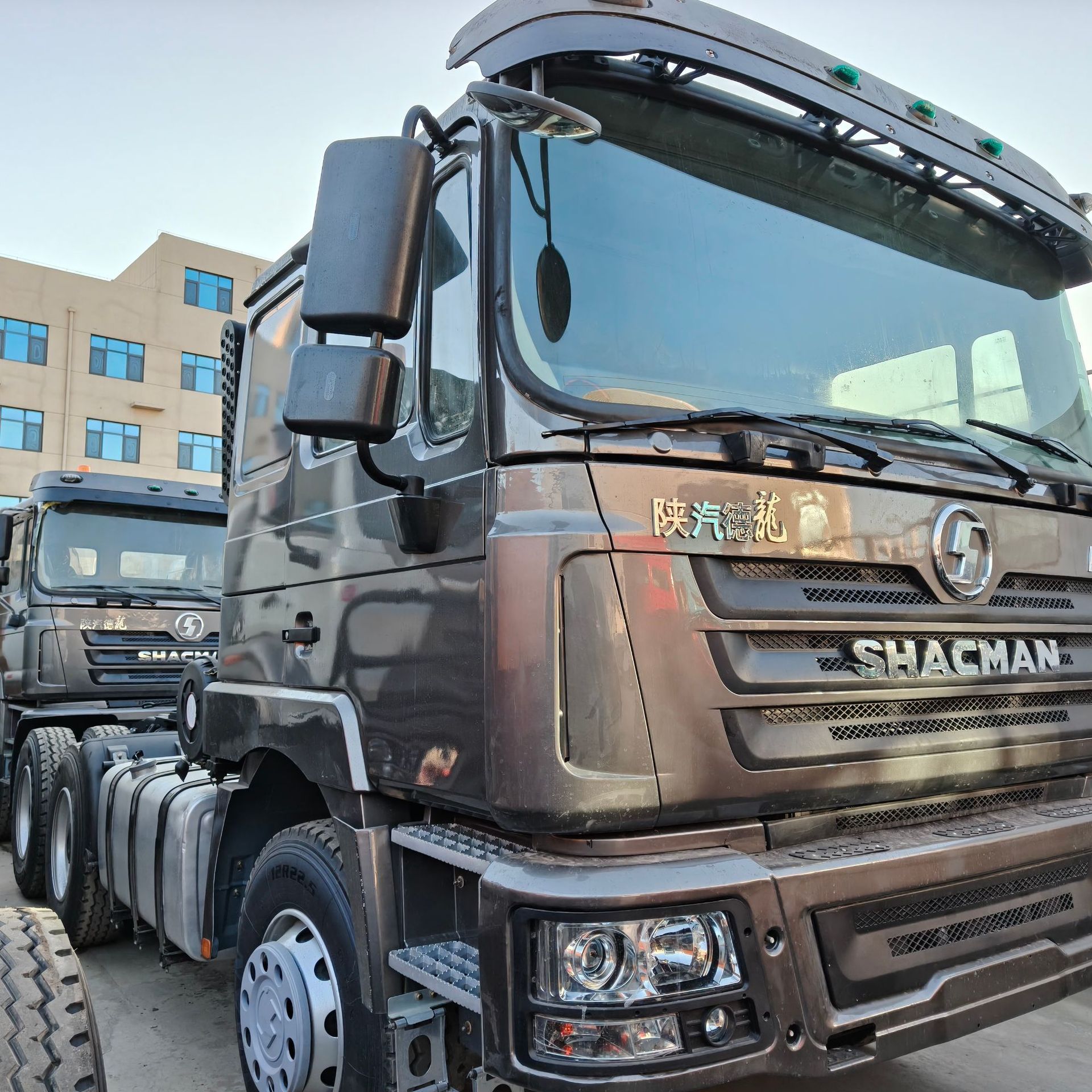 Foreign Trade Export Second-Hand Shaanxi Delong Heavy-Duty Truck Head Semi-Trailer Tractor 6X4 Engineering Vehicle 430 Horsepower Heavy Truck