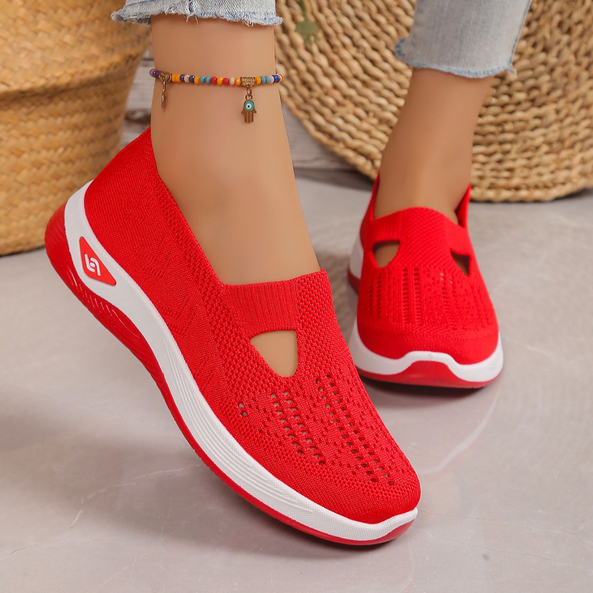 2025 Spring and Summer Cross-border TEMU plus size Casual Comfortable Women's Cloth Shoes Slip-on Flying Mesh Shoes Women's Mother Shoes