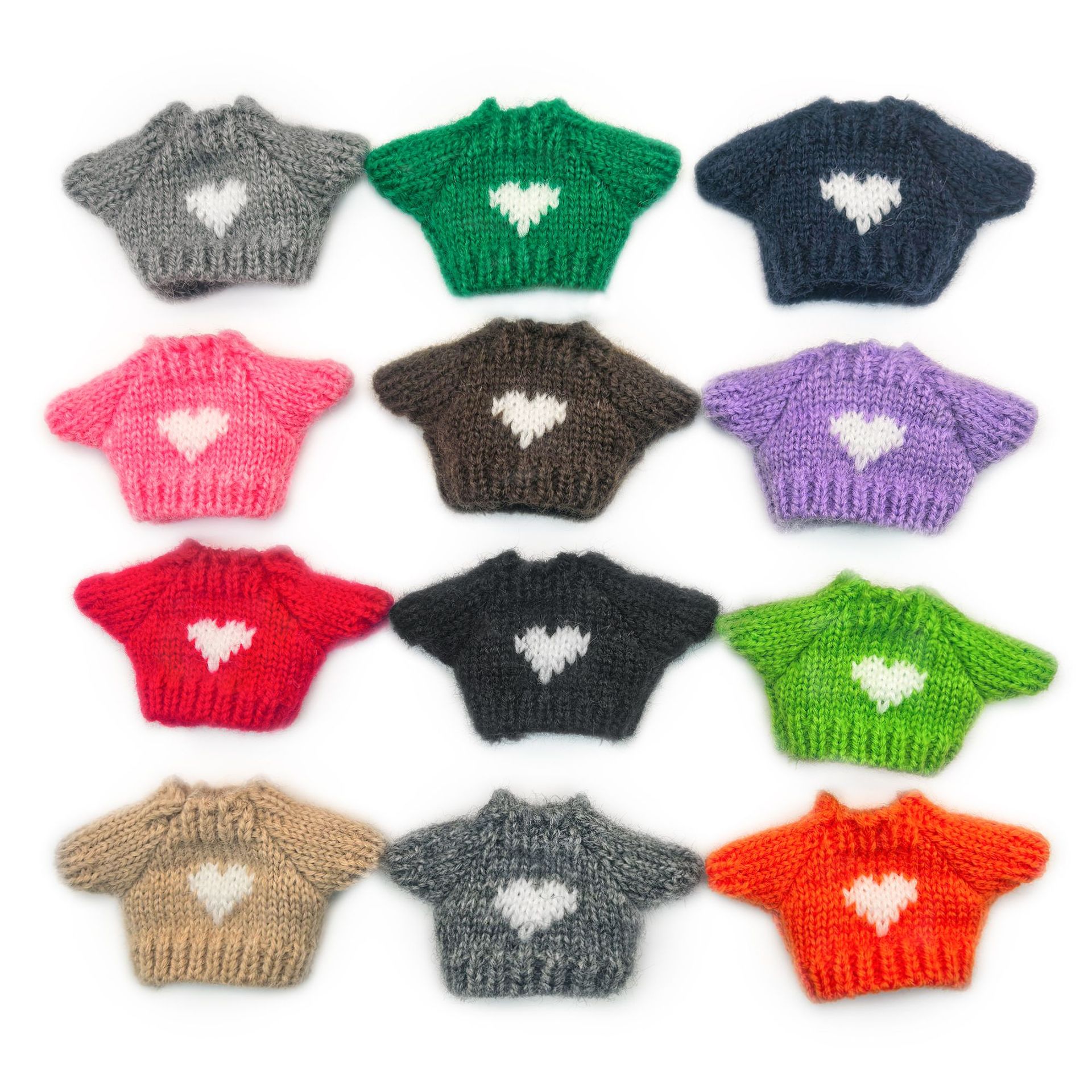 New 4.0 Labubu Small Size Doll Exclusive Heart Knitted Sweater Easy to Wear Elastic Large Knitted Baby Clothes