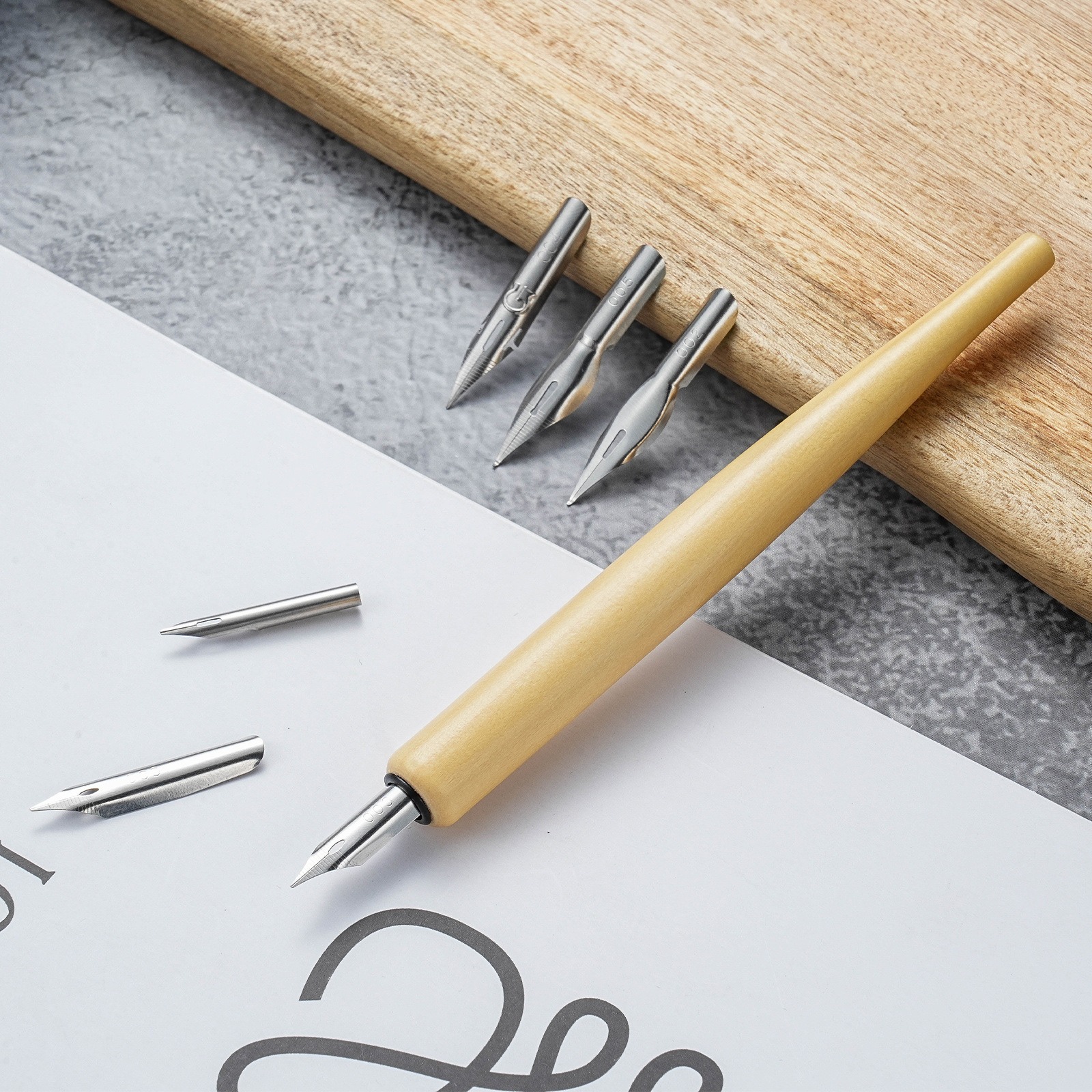 Vintage Dip Pen Solid Wood Rod Pen Art English Calligraphy Cartoon Brush suit Wooden Rod Dip Pen Can Change Tip