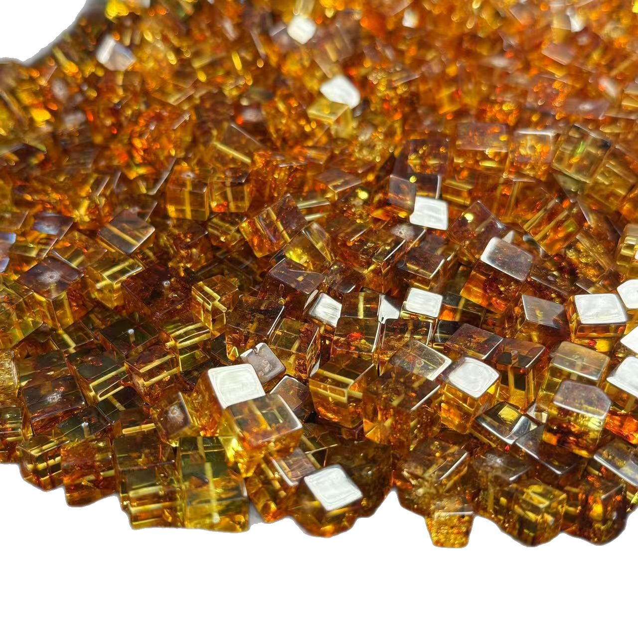 Manufacturer Wholesale Natural Amber Beeswax Square DIY Handmade Versatile Flower Amber Sugar Cube Rubik's Cube Small Accessories