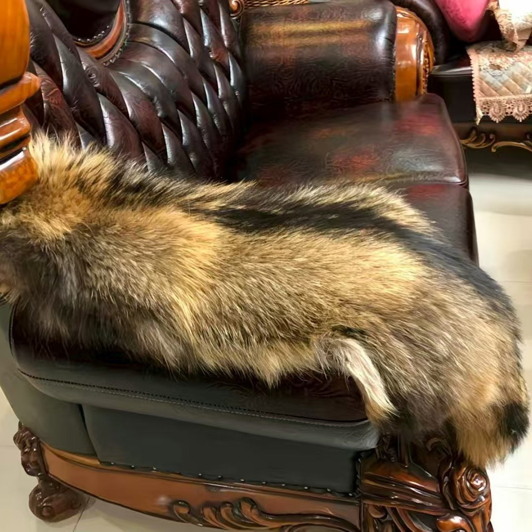 Raccoon Fur Whole Skin Manufacturer Direct Supply Original Color Whole Skin Raccoon Hat Collar Fur Strip Raccoon Skin Cushion Seat Cushion