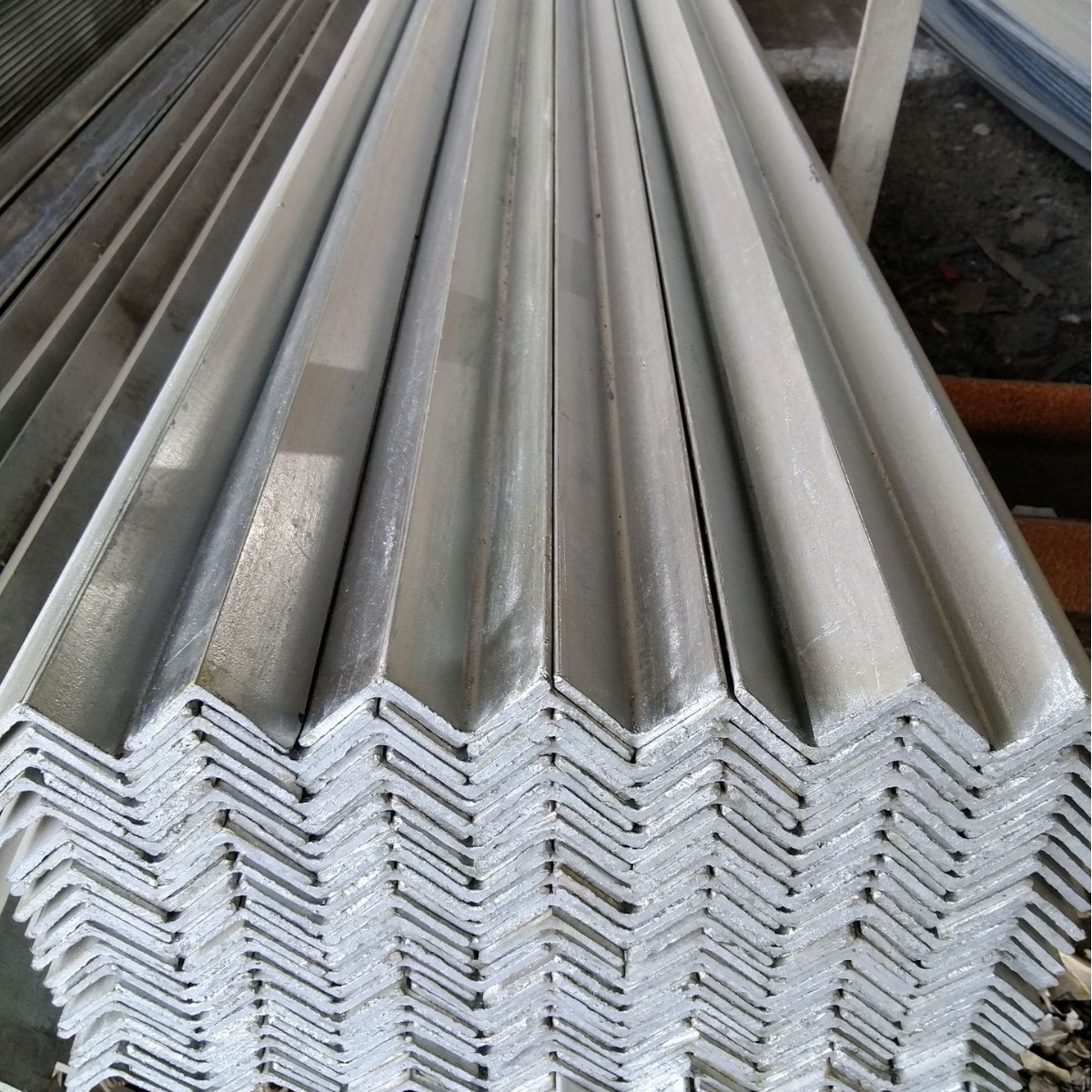 Customized Processing of Galvanized Angle Steel Q235B Hot-Rolled Equal Angle Steel Curtain Wall Triangle Iron Bracket with Hole Universal Angle Iron