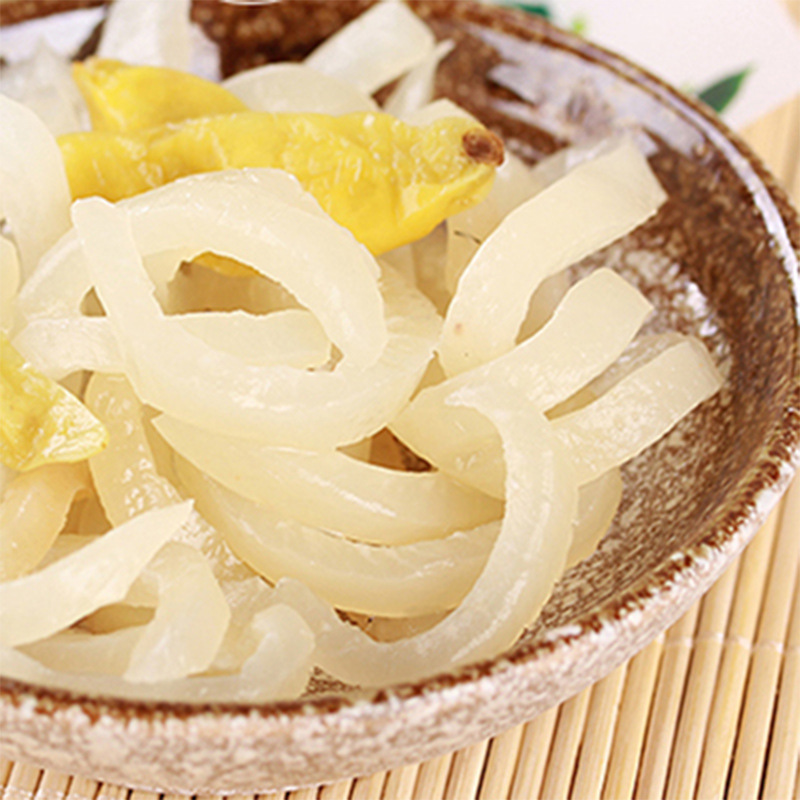 Yu's daughter-in-law mountain pepper pigskin bag Chongqing pickled pepper flavor sour and spicy Crystal pork skin small package snack snack wholesale