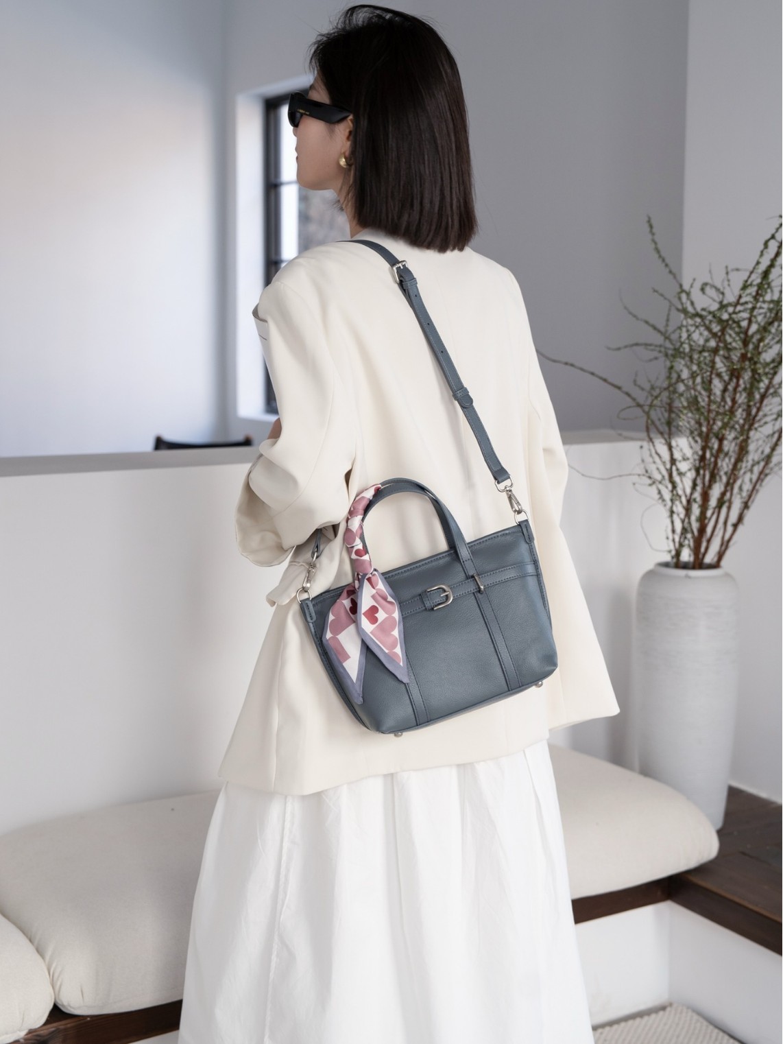 Korean Style First-Layer Cowhide Women's 2025 Spring New Style Niche Tote Bag Fashionable Versatile Shoulder Crossbody Bag