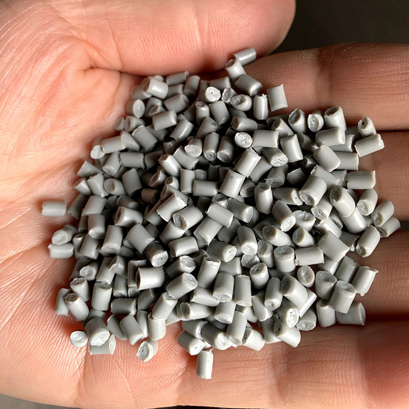 Серый ПП переработанный материал, переработанные пластиковые частицы ПП, PPR лист возвратный материал светло-серый, высокая ударопрочность и высокая прочность
