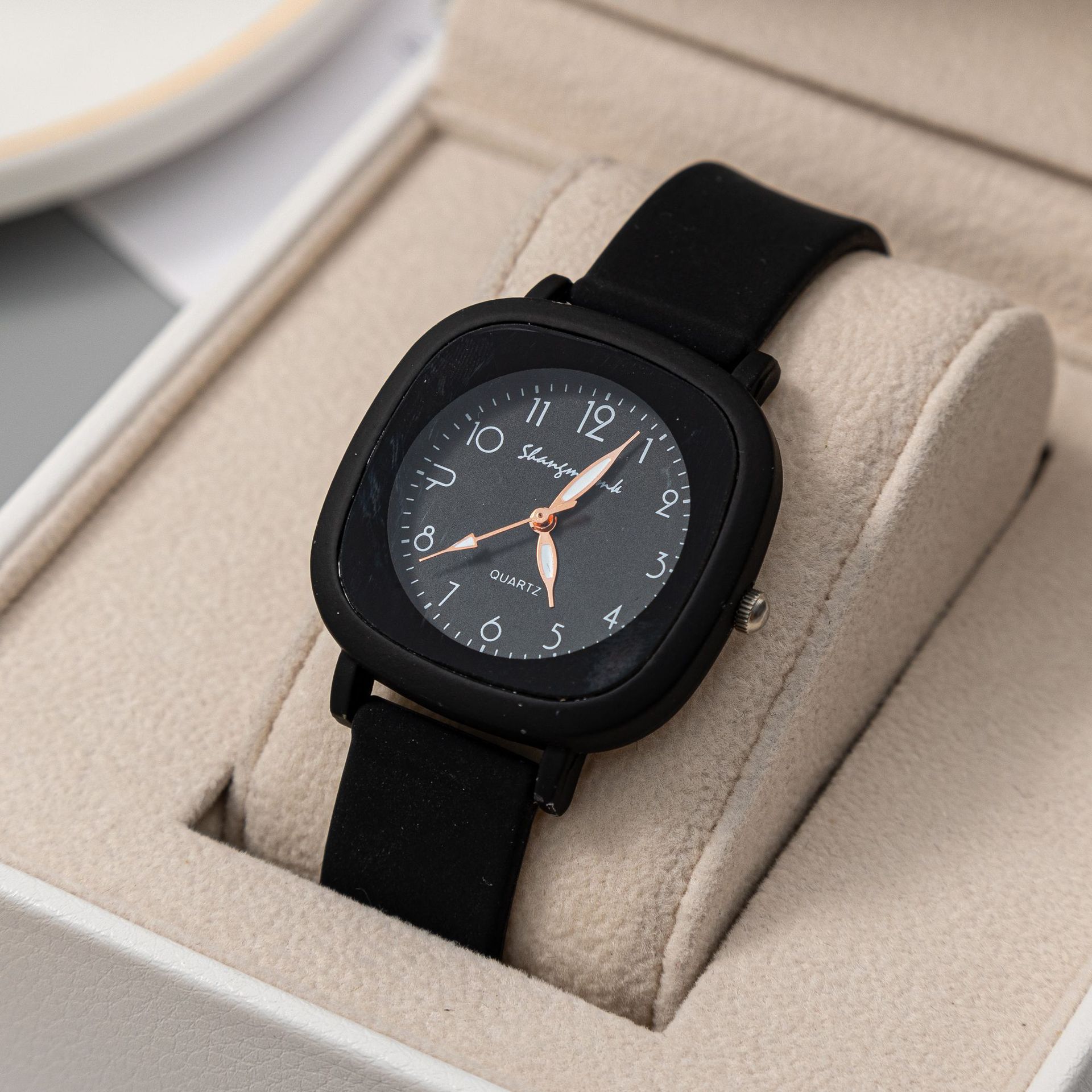 Часы для детей молочного цвета, женские, простые, в японском стиле, милые, мягкие, кварцевые часы для девушек