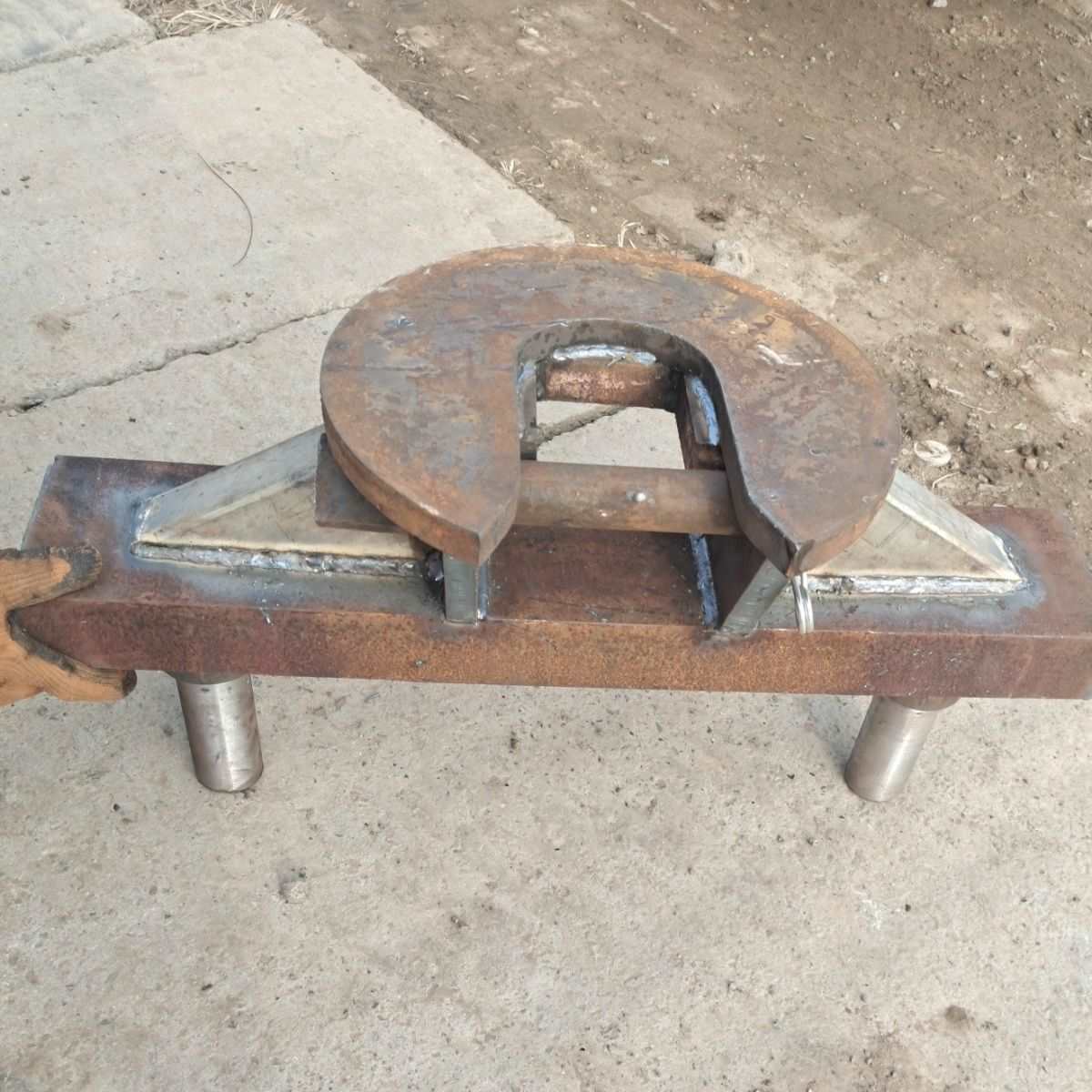 Большой одиночный эвакуатор, специально для буксировки прицепов