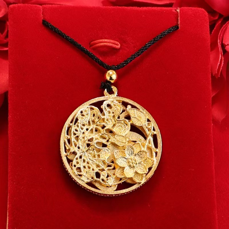 New Chinese-Style Retro Gold-Plated Hollow Lotus Brushed Butterfly Love Flower Pendant Round Ring Fortune Pendant Round Flower Necklace