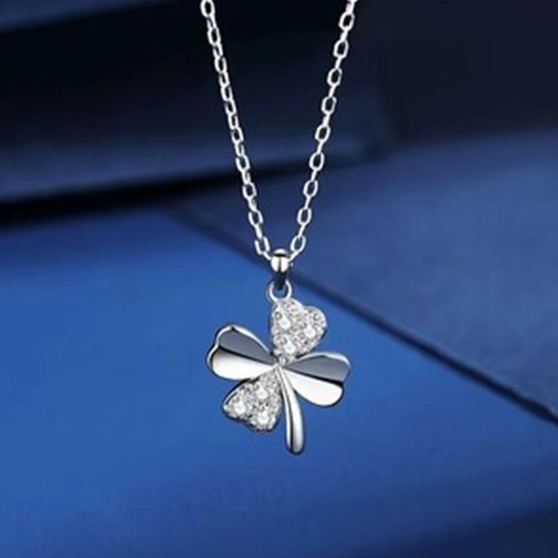 Four-leaf Clover Necklace Women's All-match Design Sense New Style Clavicle Chain Niche Light Luxury Valentine's Day Gift for Girlfriend's Birthday