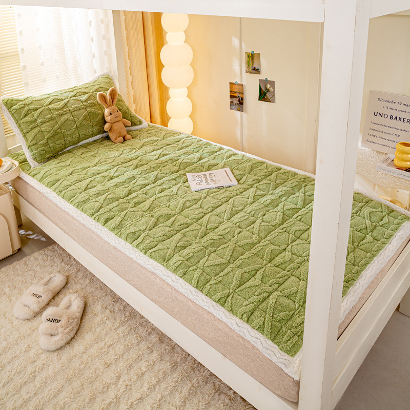 Factory Direct Thickened Milk Velvet Mattress Autumn and Winter Warm Quilted Mattress Pad Student Dormitory Home Wholesale Delivery