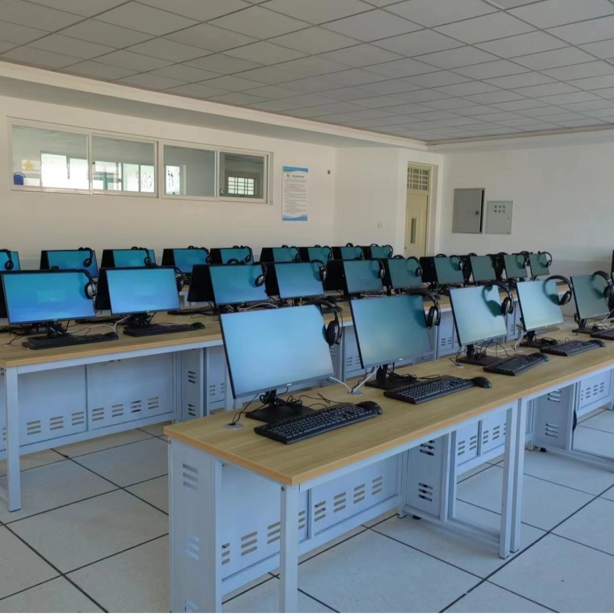 Отправка домашних заданий, интерактивная платформа облачного класса, программное обеспечение для управления обучением, распределение файлов, мониторинг экрана