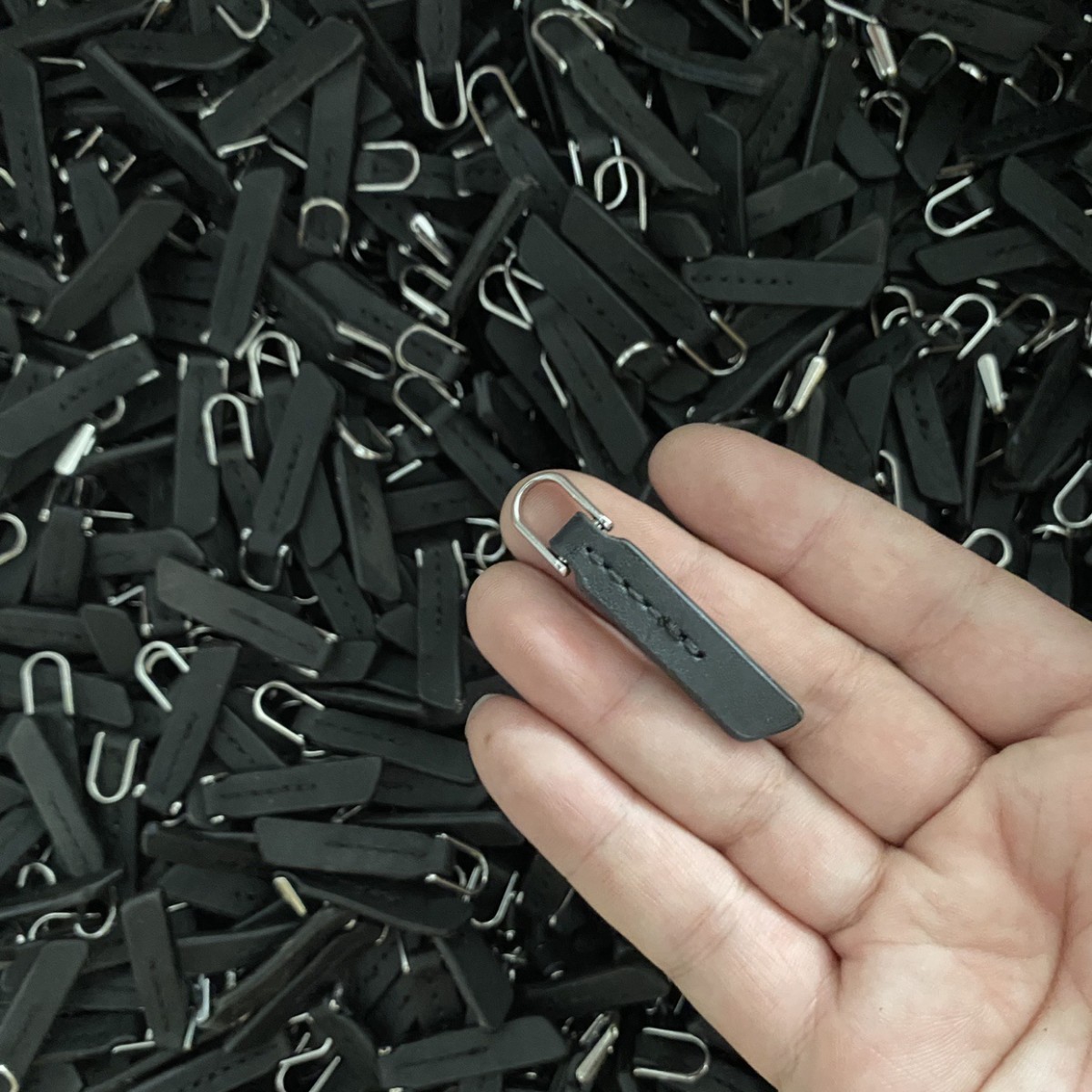 Simple Leather Trim Pull-tab Bag Handbag Zipper Pendant Casual Pants Clothing Accessories Pull Lock Black Pendant