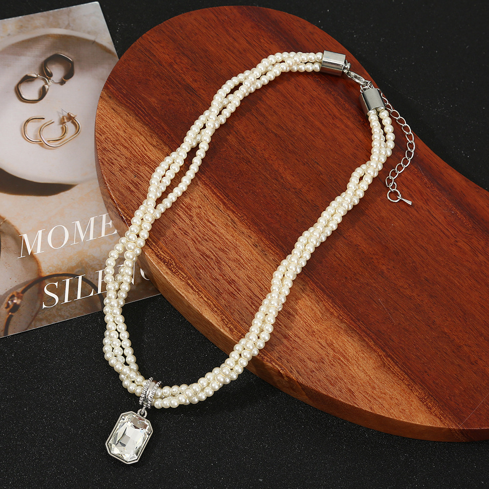 Cross-Border European and American Single Style Multi-Pearl Clavicle Chain European and American Light Luxury Dress High-End Multi-Diamond Pearl Short Necklace