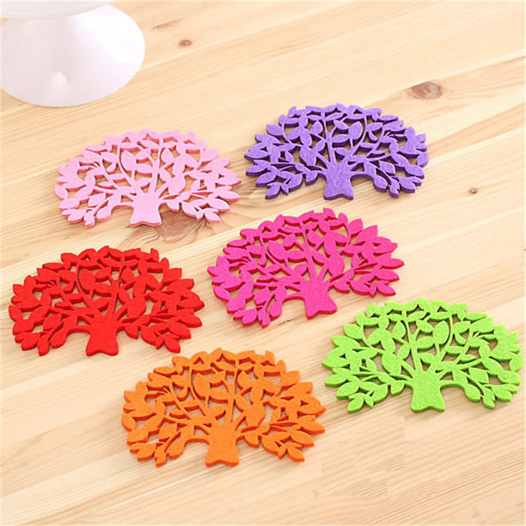 Amazon Felt Placemat Christmas Table Flag Halloween Coaster Snowflake Pendant Heat-Proof Absorbent Coaster Thickened