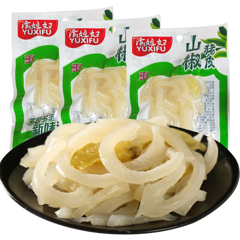 Yu's daughter-in-law mountain pepper pigskin bag Chongqing pickled pepper flavor sour and spicy Crystal pork skin small package snack snack wholesale